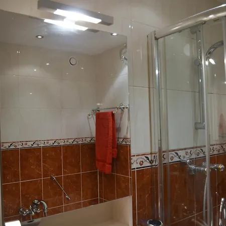 Bed & Breakfast Weena House 3*