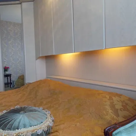 Bed & Breakfast Weena House 3*