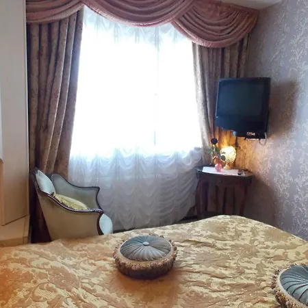 Weena House 3*